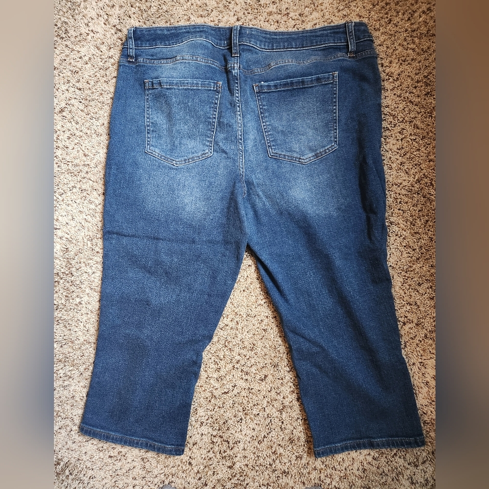 Button Fly Distressed Capri - Picture 6 of 6